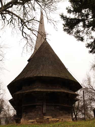 Foto biserica din Domnin - bijuteria in lemn (c) Petru Goja